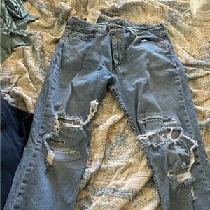 Women’s Levi’s jeans low rise and straight